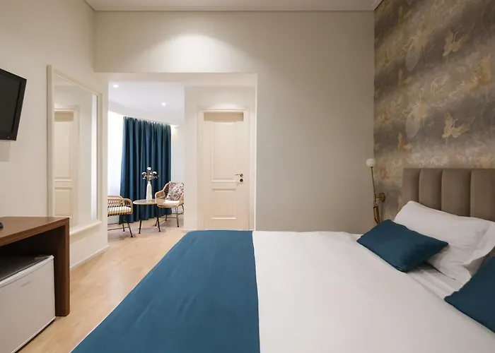 Golden City Hotel , Tirana