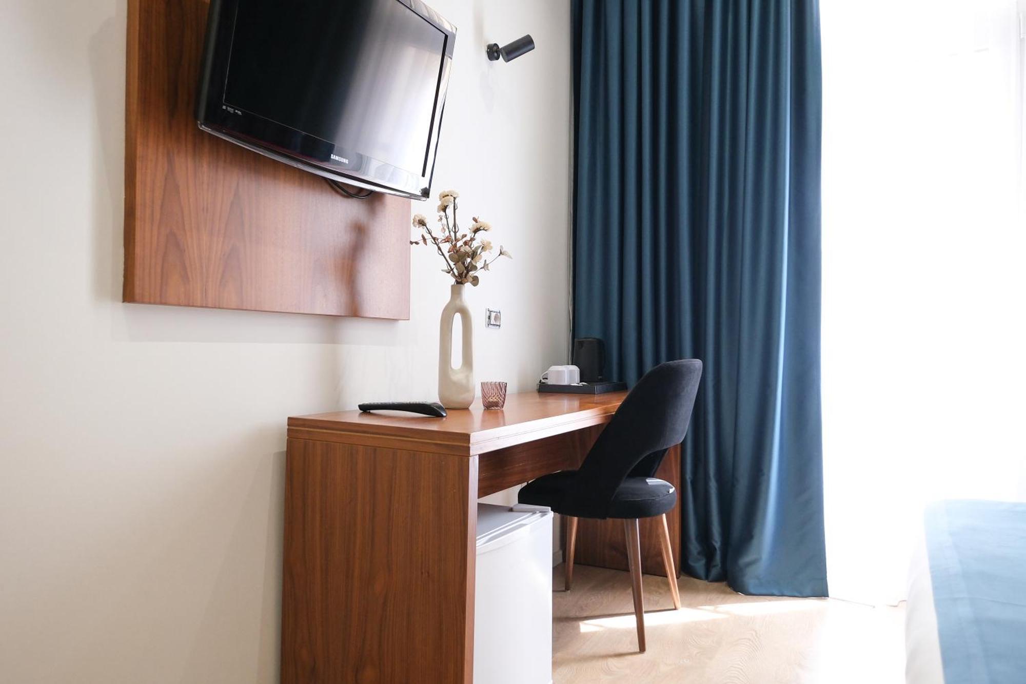 Hotel Golden , Tirana